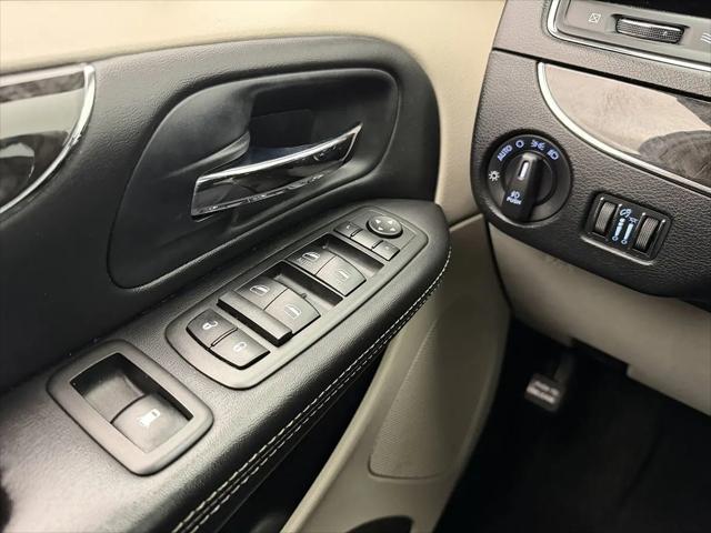 2013 Chrysler Town & Country Touring-L