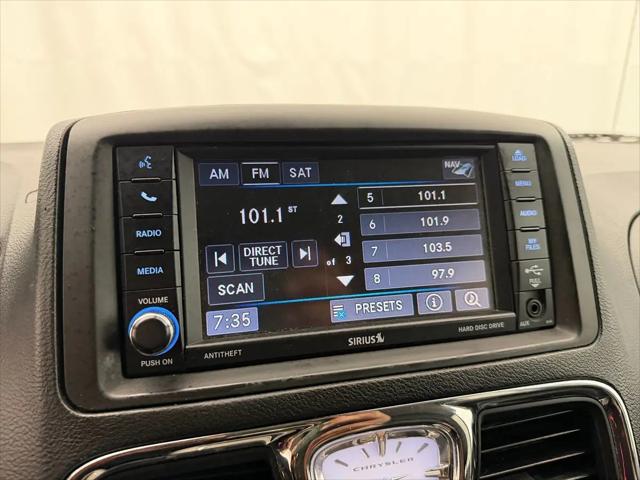2013 Chrysler Town & Country Touring-L