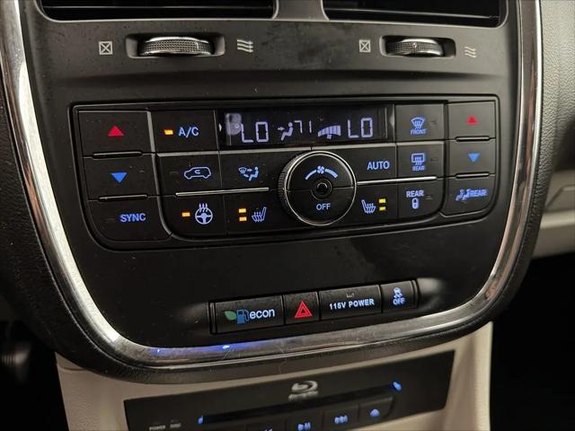2013 Chrysler Town & Country Touring-L