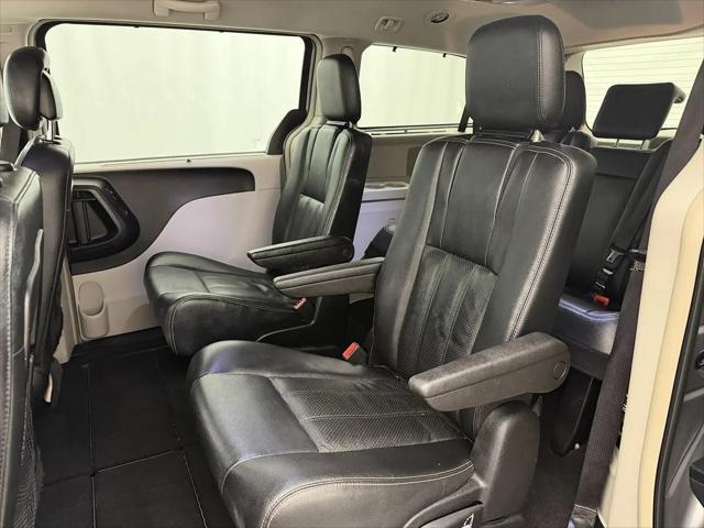 2013 Chrysler Town & Country Touring-L