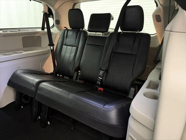 2013 Chrysler Town & Country Touring-L
