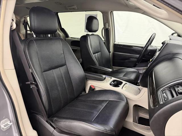2013 Chrysler Town & Country Touring-L
