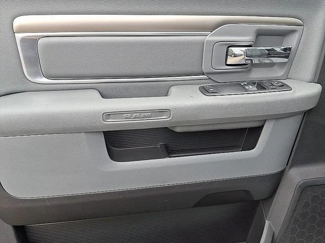 2017 Ram 1500 Tradesman Regular Cab 4x2 8' Box