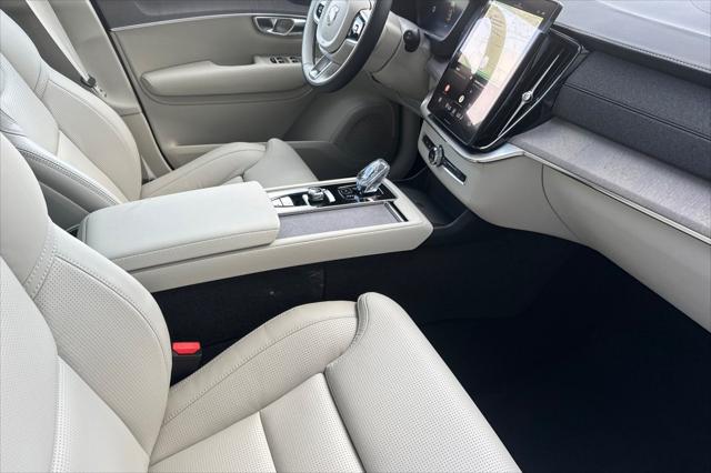 2026 Volvo XC90 Plug-In Hybrid Ultra, T8 AWD, Electric/Gasoline, Bright, 6 Seats