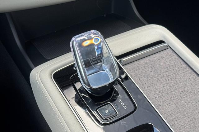 2026 Volvo XC90 Plug-In Hybrid Ultra, T8 AWD, Electric/Gasoline, Bright, 6 Seats