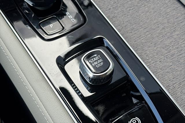 2026 Volvo XC90 Plug-In Hybrid Ultra, T8 AWD, Electric/Gasoline, Bright, 6 Seats