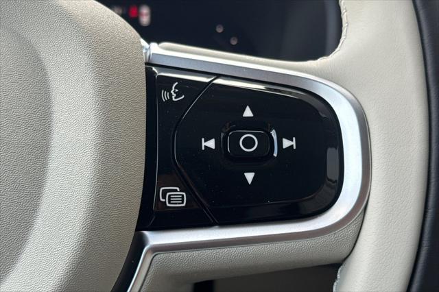 2026 Volvo XC90 Plug-In Hybrid Ultra, T8 AWD, Electric/Gasoline, Bright, 6 Seats