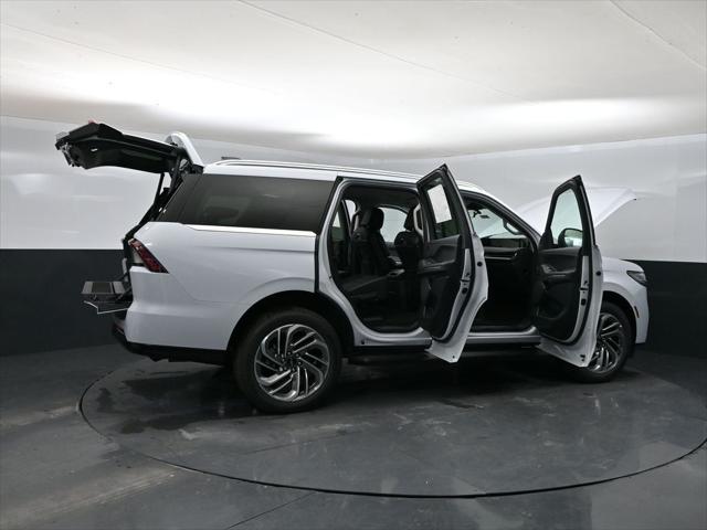 2026 Lincoln Navigator Premiere