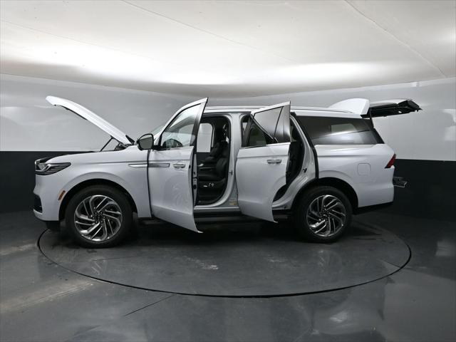2026 Lincoln Navigator Premiere