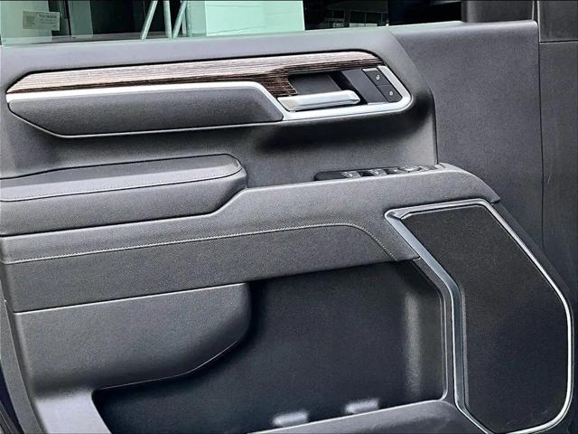 2025 GMC Sierra 2500HD 4WD Crew Cab Standard Bed SLE