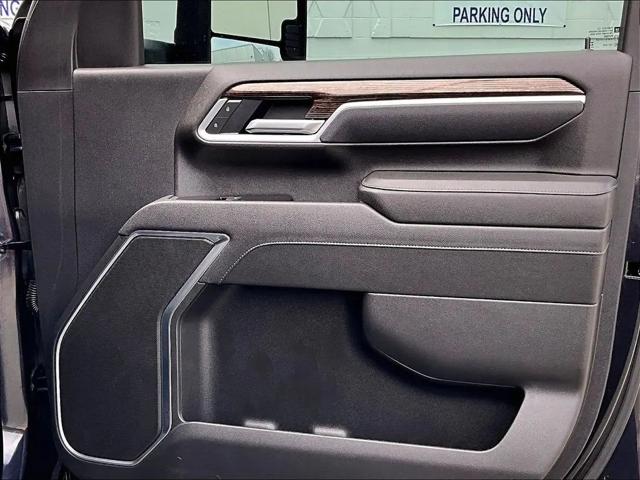2025 GMC Sierra 2500HD 4WD Crew Cab Standard Bed SLE