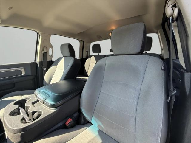 2022 Ram 1500 Classic SLT Crew Cab 4x2 5'7" Box