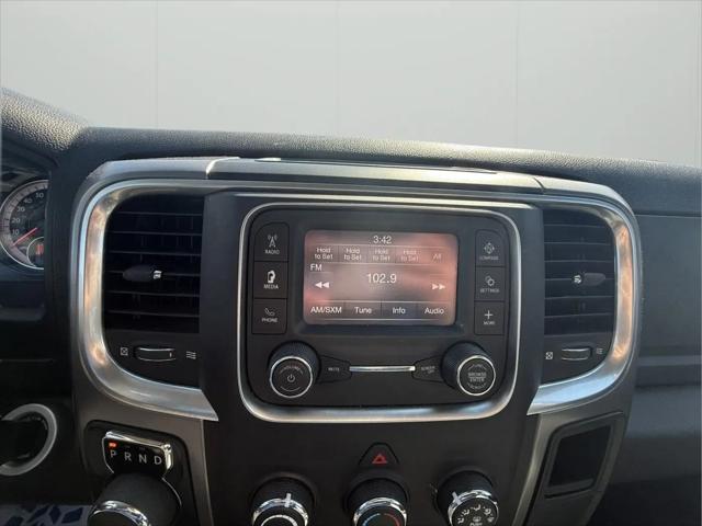 2022 Ram 1500 Classic SLT Crew Cab 4x2 5'7" Box