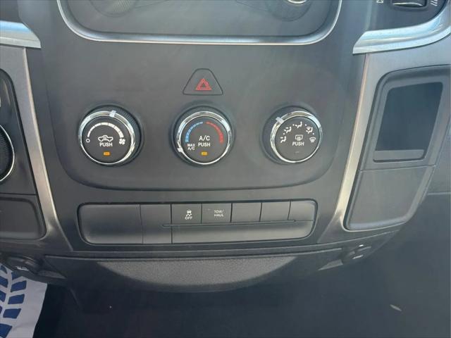 2022 Ram 1500 Classic SLT Crew Cab 4x2 5'7" Box