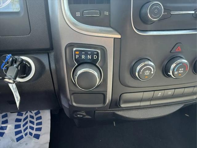 2022 Ram 1500 Classic SLT Crew Cab 4x2 5'7" Box