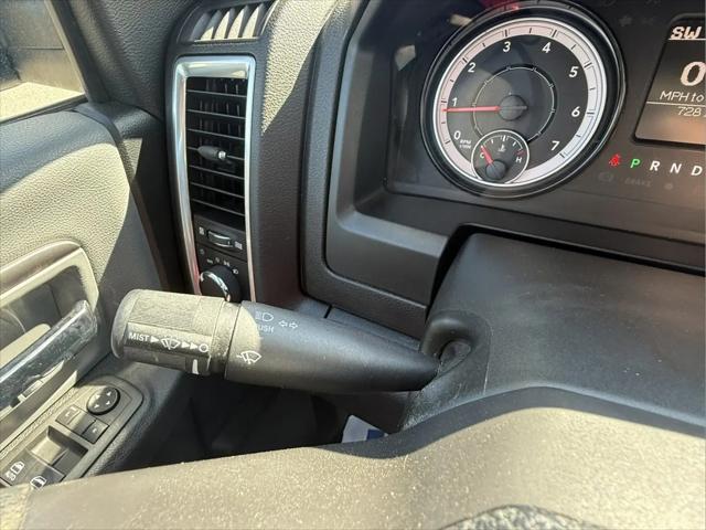 2022 Ram 1500 Classic SLT Crew Cab 4x2 5'7" Box