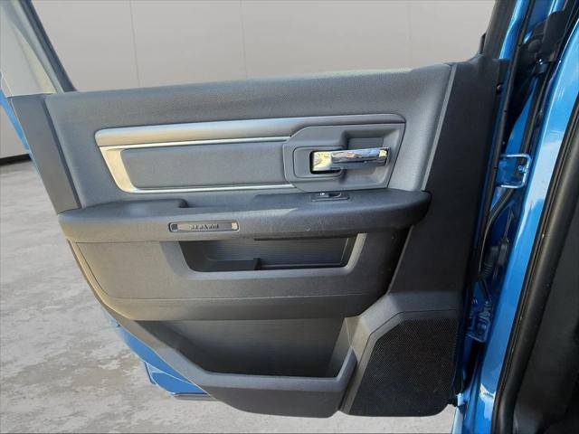 2022 Ram 1500 Classic SLT Crew Cab 4x2 5'7" Box