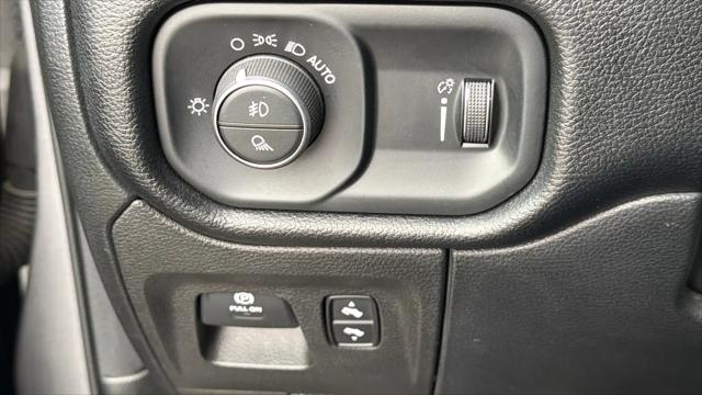 2020 Ram 1500 Big Horn Crew Cab 4x4 5'7" Box