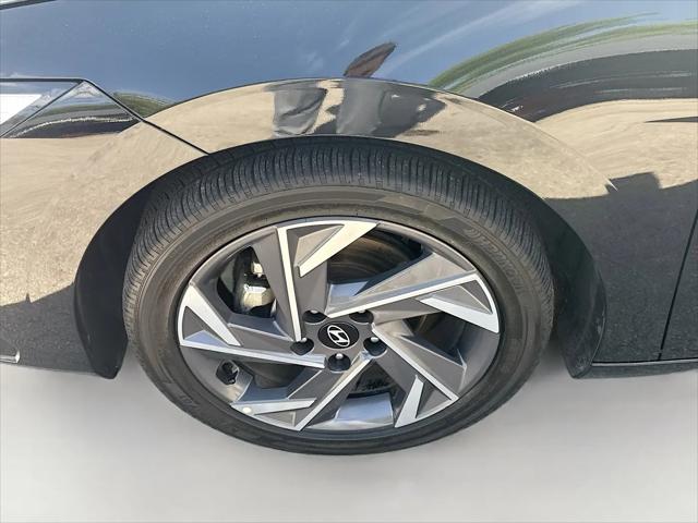 2025 Hyundai Elantra Hybrid Limited