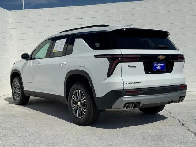 2026 Chevrolet Traverse FWD LT