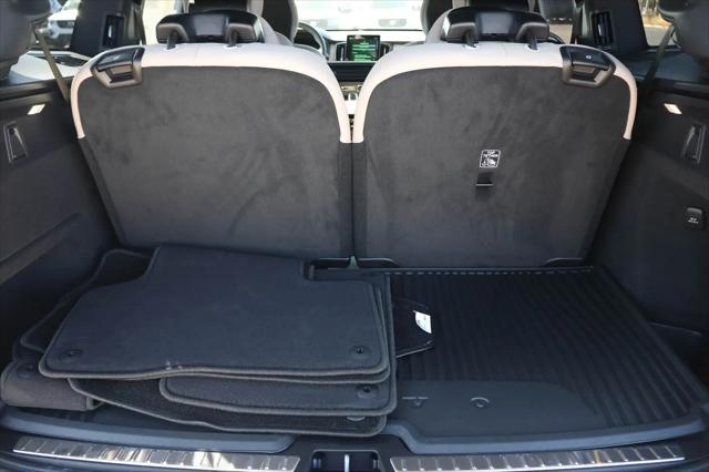 2026 Volvo XC90 Plug-In Hybrid Plus, T8 AWD, Electric/Gasoline, Bright, 6 Seats