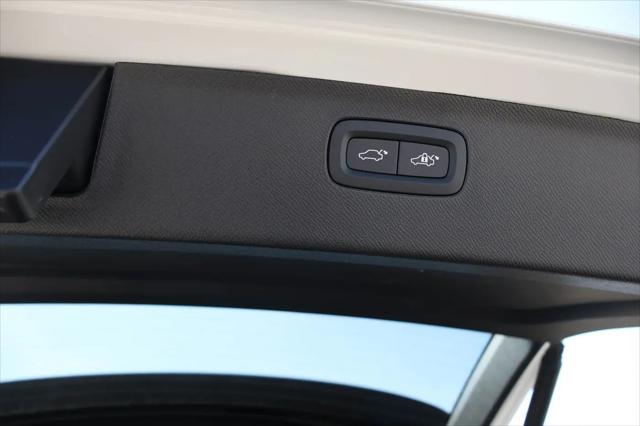 2026 Volvo XC90 Plug-In Hybrid Plus, T8 AWD, Electric/Gasoline, Bright, 6 Seats