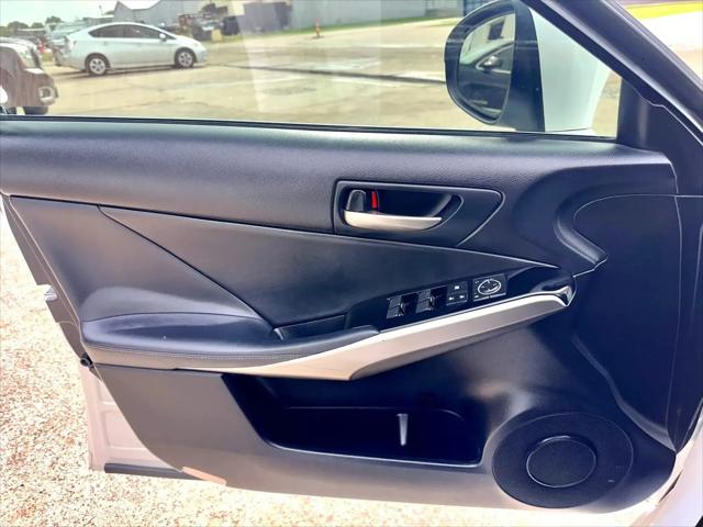 2017 Lexus IS 200t IS Turbo