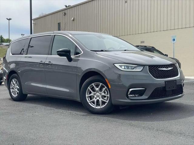 2025 Chrysler Pacifica Select for sale in Trussville, AL