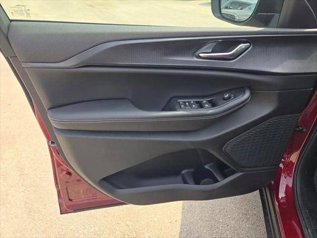 2026 Jeep Grand Cherokee L Altitude 4x2