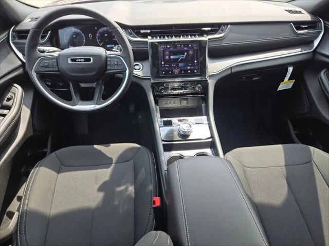 2026 Jeep Grand Cherokee L Altitude 4x2