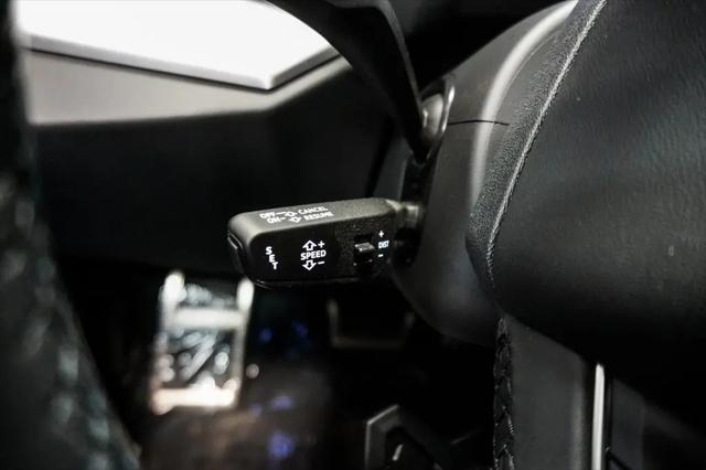 2022 Lamborghini Urus Graphite Capsule