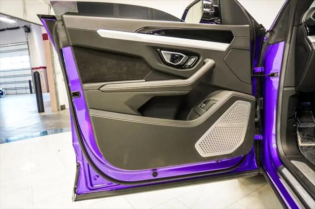 2022 Lamborghini Urus Graphite Capsule