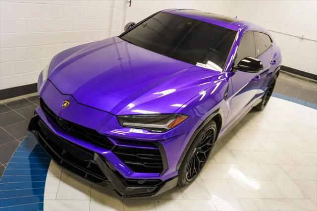 2022 Lamborghini Urus Graphite Capsule