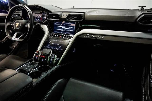 2022 Lamborghini Urus Graphite Capsule