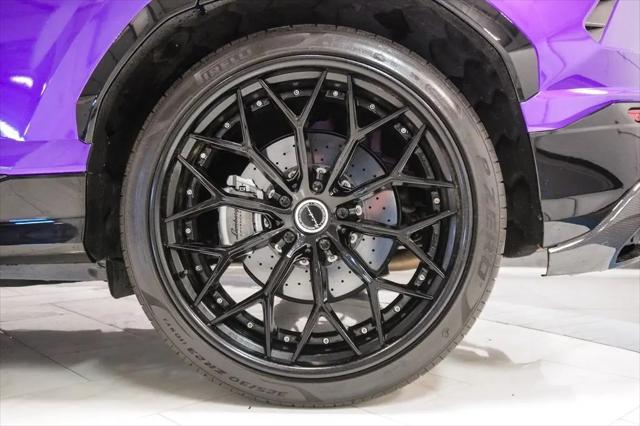 2022 Lamborghini Urus Graphite Capsule