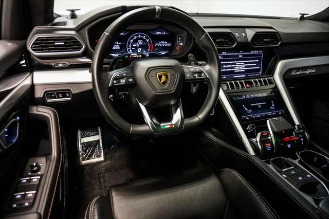 2022 Lamborghini Urus Graphite Capsule