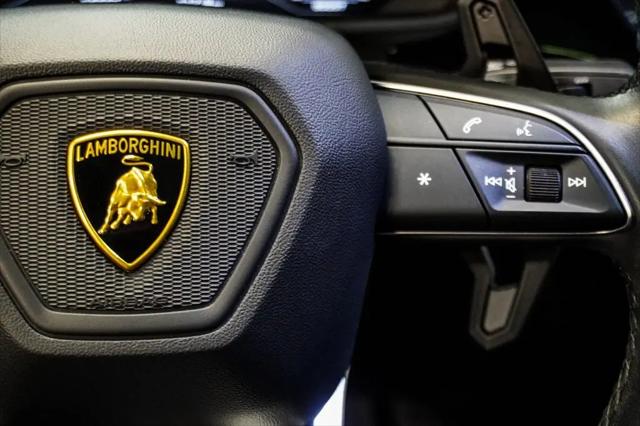 2022 Lamborghini Urus Graphite Capsule