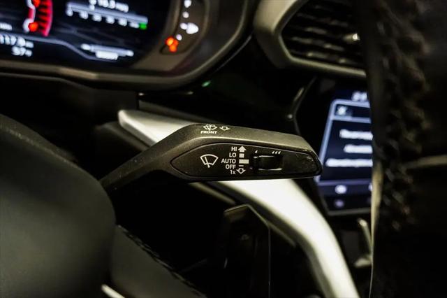 2022 Lamborghini Urus Graphite Capsule
