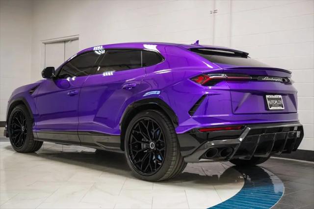 2022 Lamborghini Urus Graphite Capsule