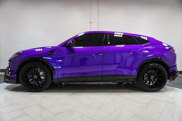 2022 Lamborghini Urus Graphite Capsule