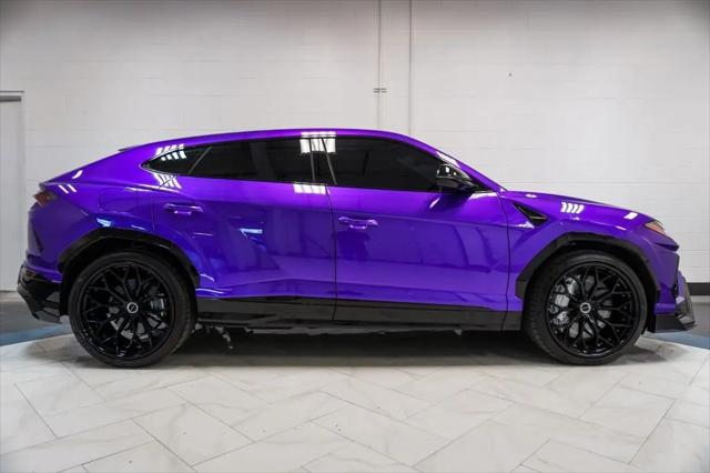 2022 Lamborghini Urus Graphite Capsule