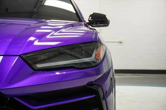 2022 Lamborghini Urus Graphite Capsule