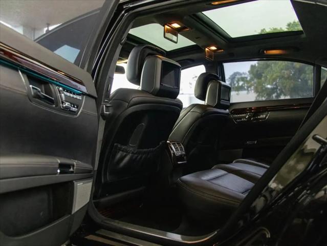 2011 Mercedes-Benz S 63 AMG S 63 AMG