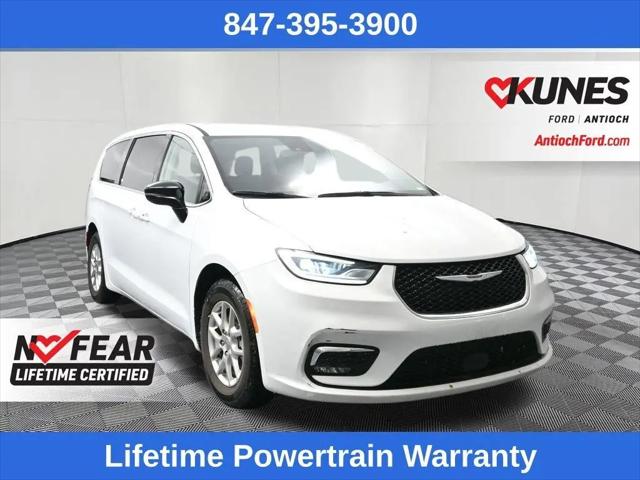2024 Chrysler Pacifica Touring L for sale in Antioch, IL