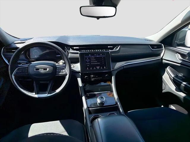 2024 Jeep Grand Cherokee Laredo 4x4