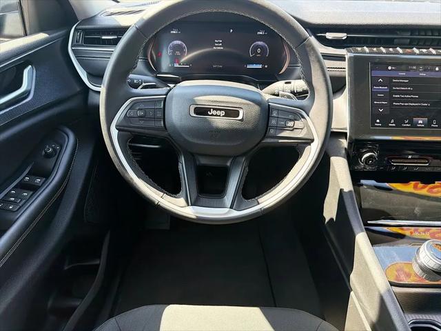 2024 Jeep Grand Cherokee Laredo 4x4