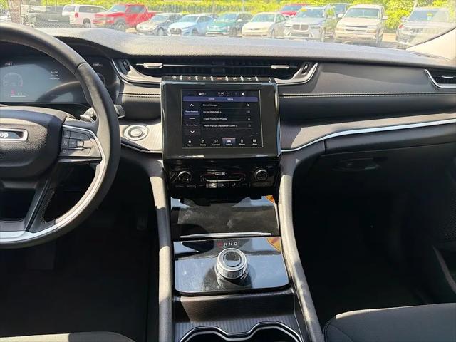 2024 Jeep Grand Cherokee Laredo 4x4