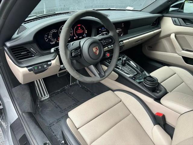 2026 Porsche 911 Carrera 4 GTS Cabriolet