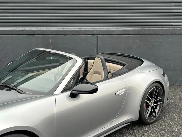 2026 Porsche 911 Carrera 4 GTS Cabriolet