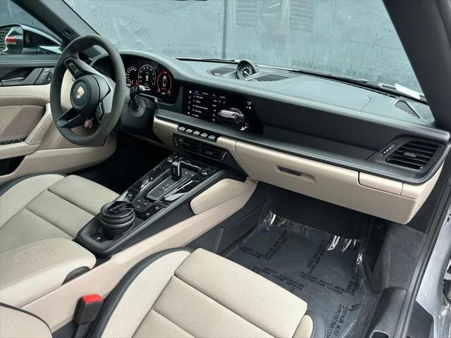 2026 Porsche 911 Carrera 4 GTS Cabriolet